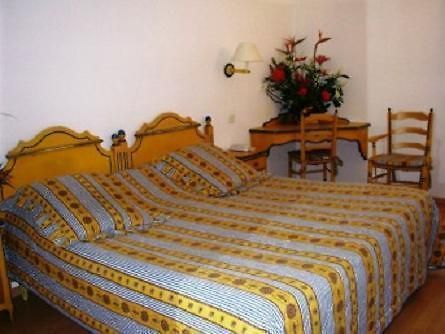 Hotel Le Cesar Plan-de-Cuques Pokój zdjęcie