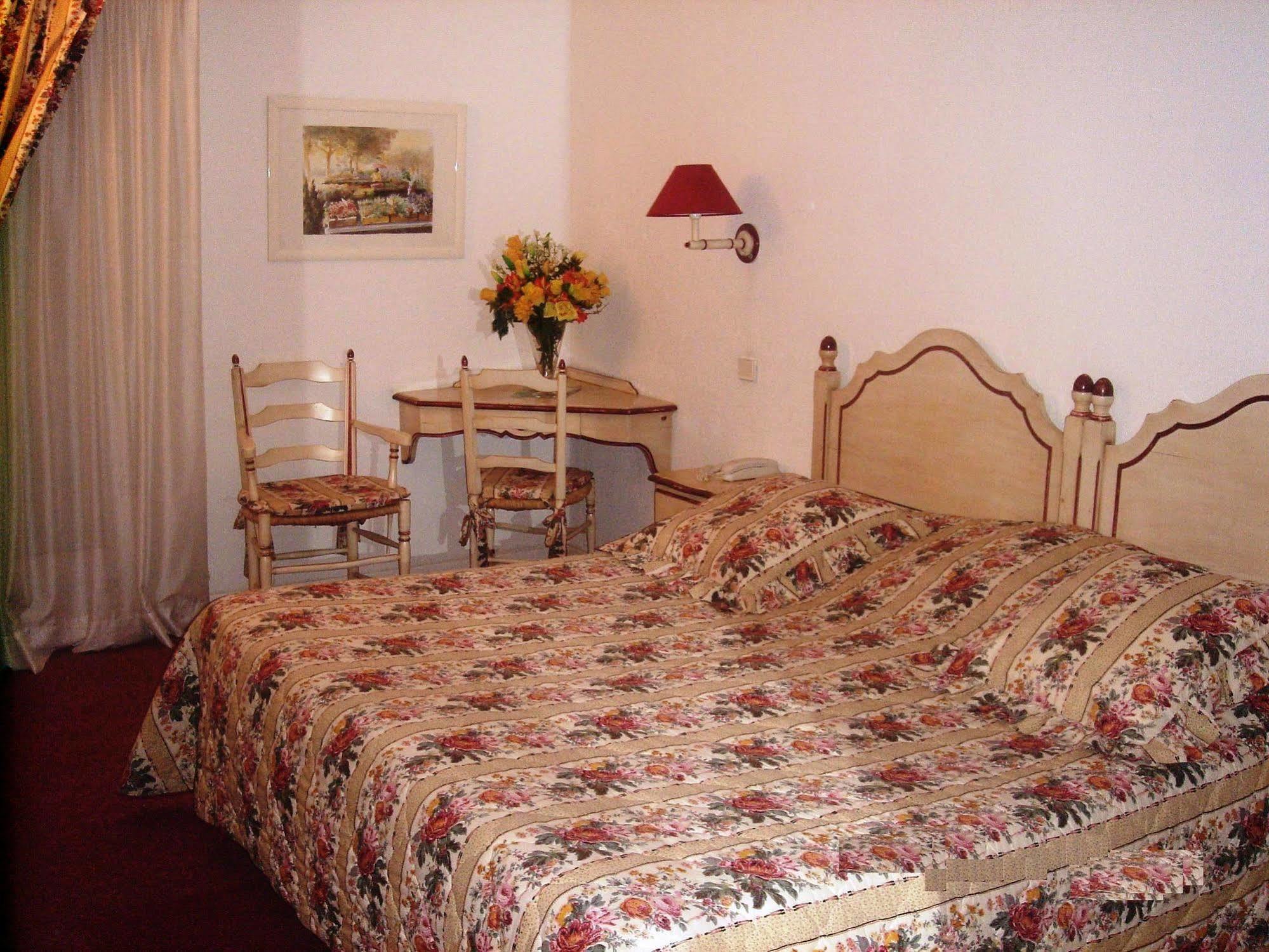Hotel Le Cesar Plan-de-Cuques Zewnętrze zdjęcie