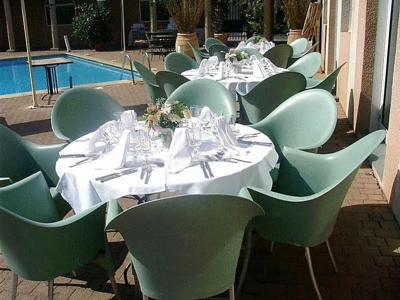 Hotel Le Cesar Plan-de-Cuques Restauracja zdjęcie